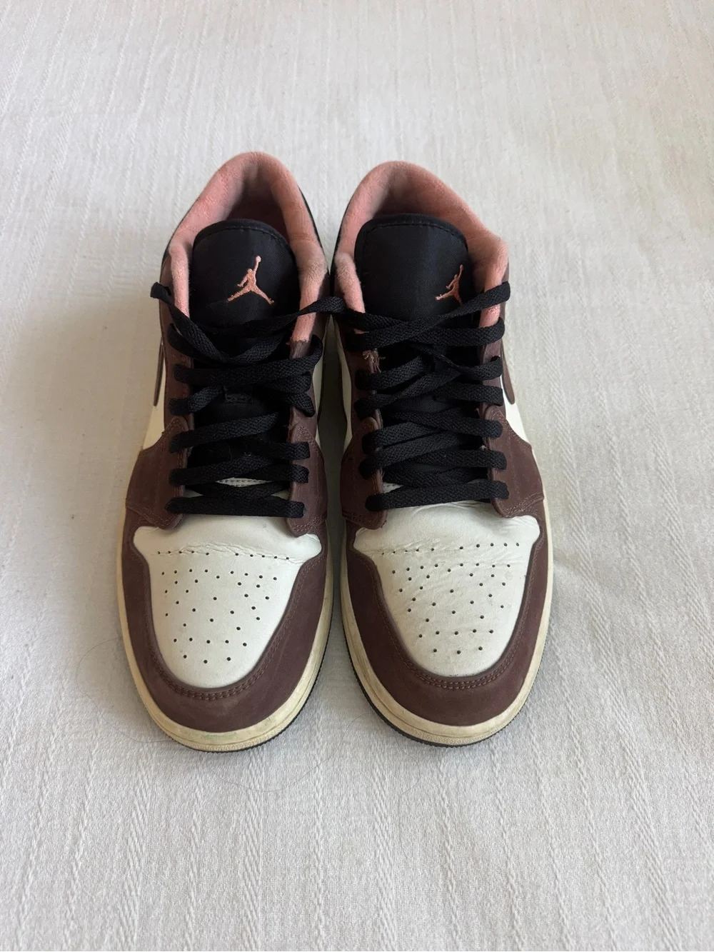 Jordan Low Top Sneakers in Brown, Black, Cream